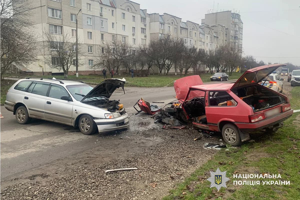 У Смілі сталася ДТП за участі трьох авто: двох людей госпіталізували