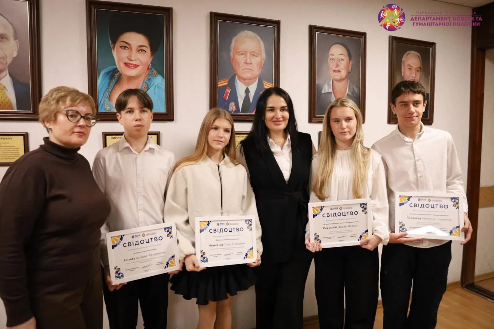 25 черкаських школярів отримали стипендію: за які досягнення (ВІДЕО)